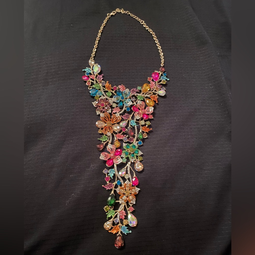 Multicolored stones deep necklace